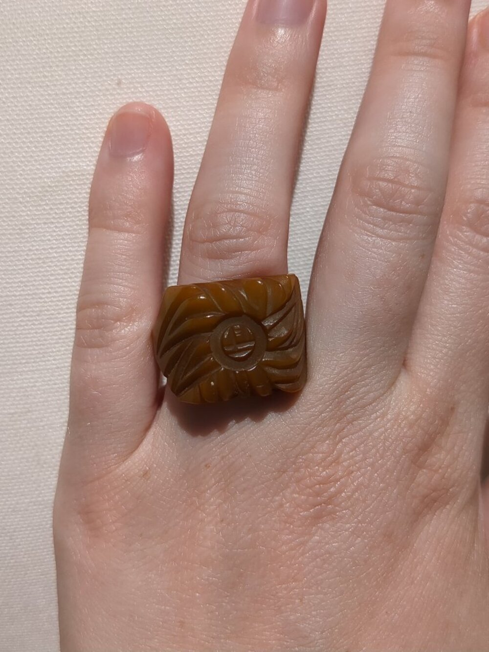 Vintage Carved Bakelite Ring • Butterscotch Olive • Art Deco • Tested Positive B - Picture 6 of 13